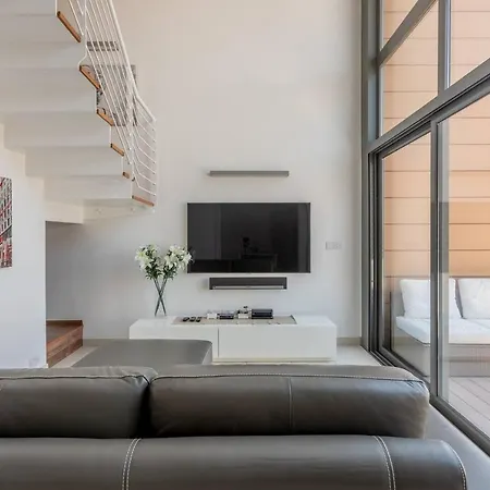 Portomaso - Modern Duplex Apartment San Ġiljan