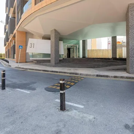 Appartement Portomaso - Modern Duplex Apartment San Ġiljan